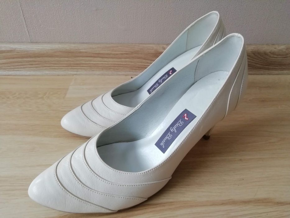 buty ślubne ecru