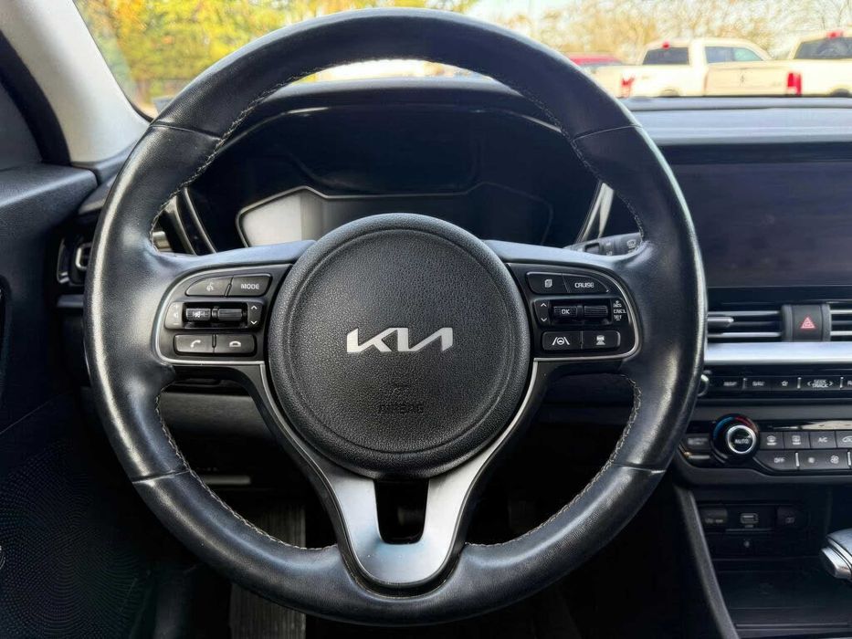 Kia Niro EX Premium      2022