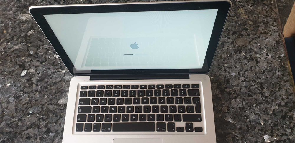 Macbook pro 13 2011 em bom estado i5