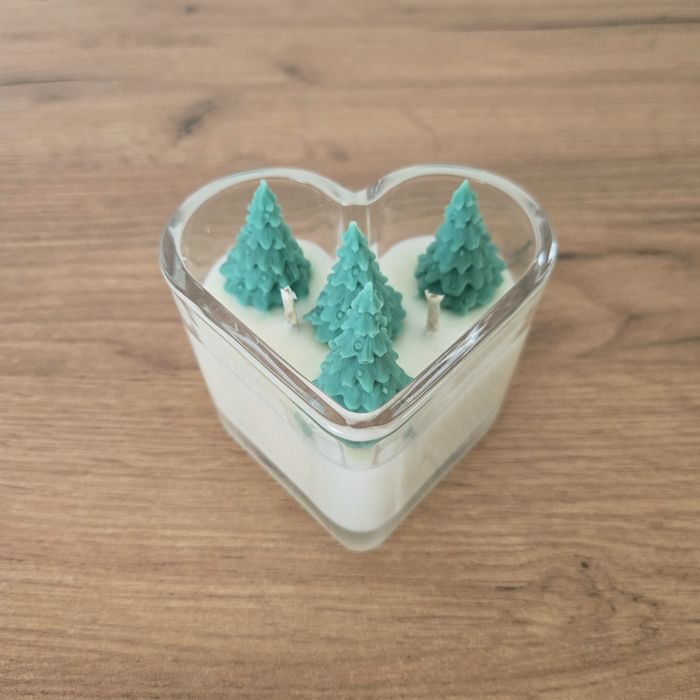 Świeca sojowa serce o zapachu świerku