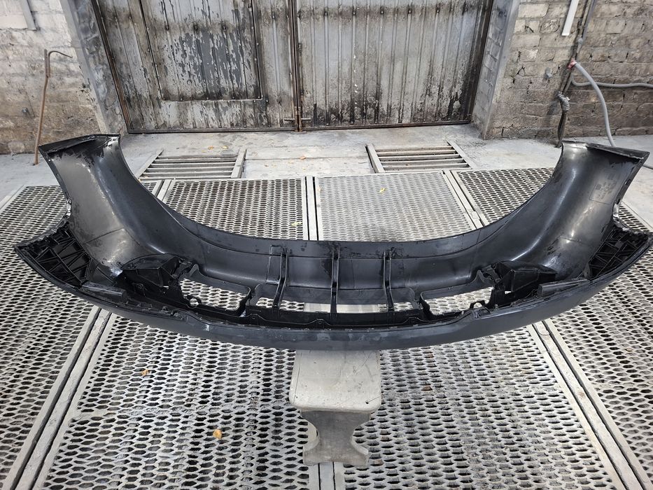 Продам передній  бампер на Ауді А6С5, новий Тайвань