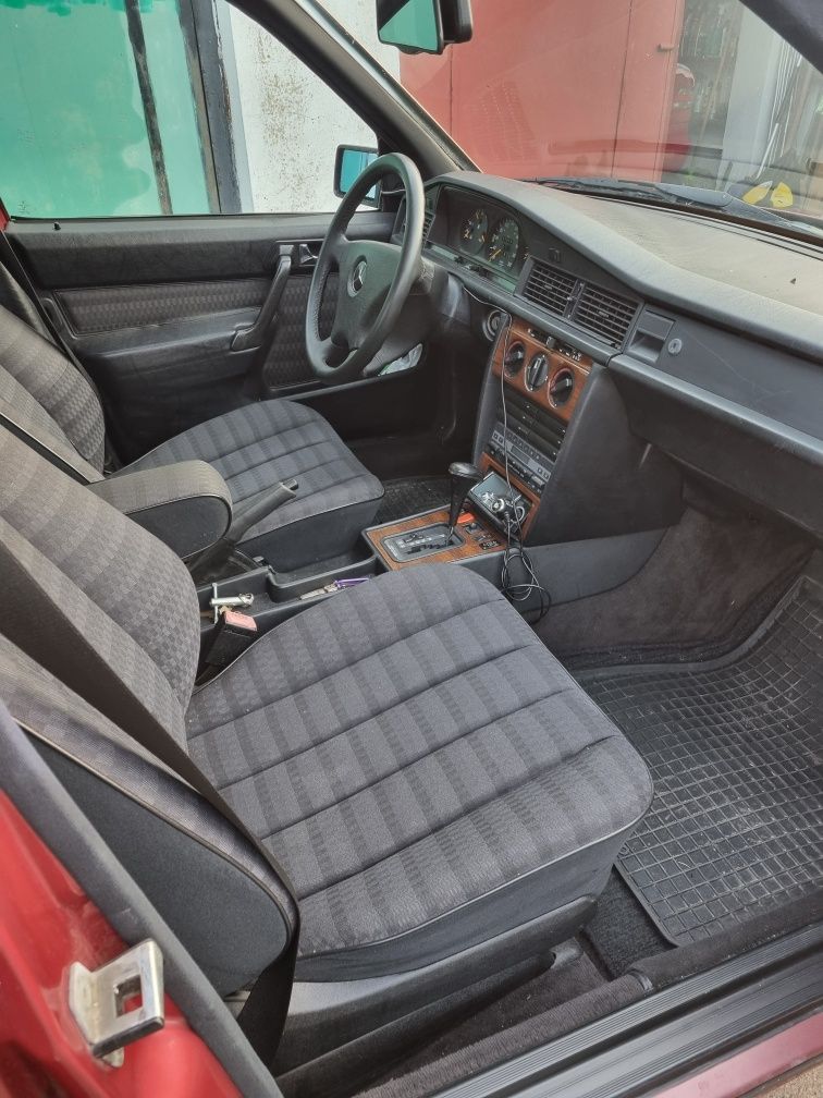Sprzedam  zamienie Mercedes-Benz w201/190e/