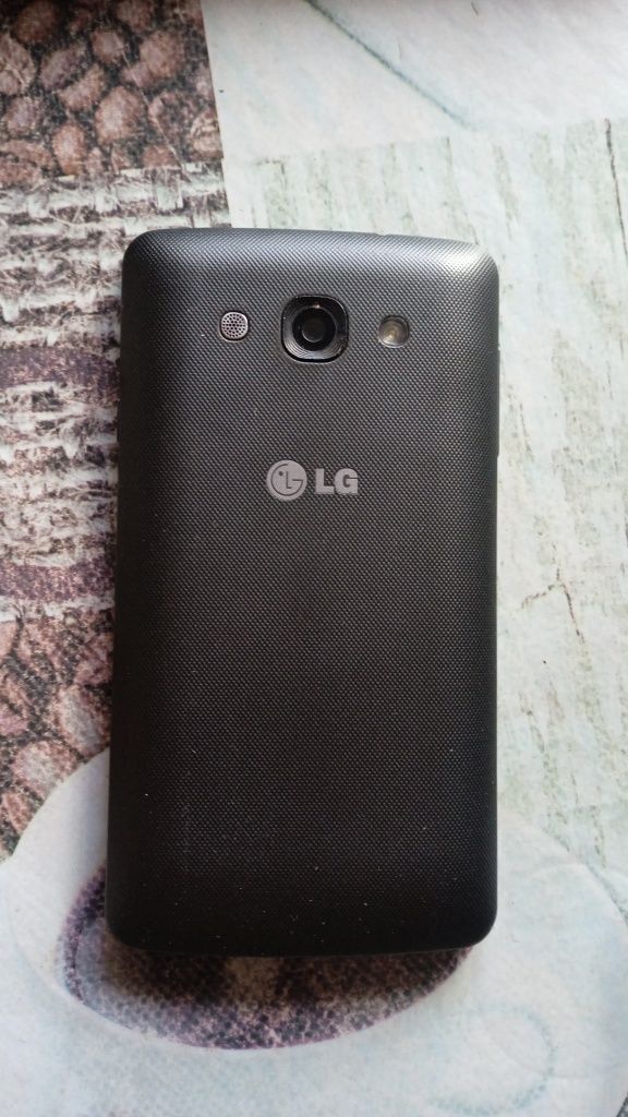 Телефон LG на запчастини