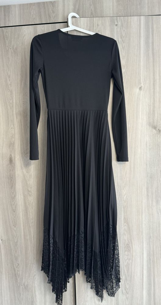 Długa sukienka czarna XS