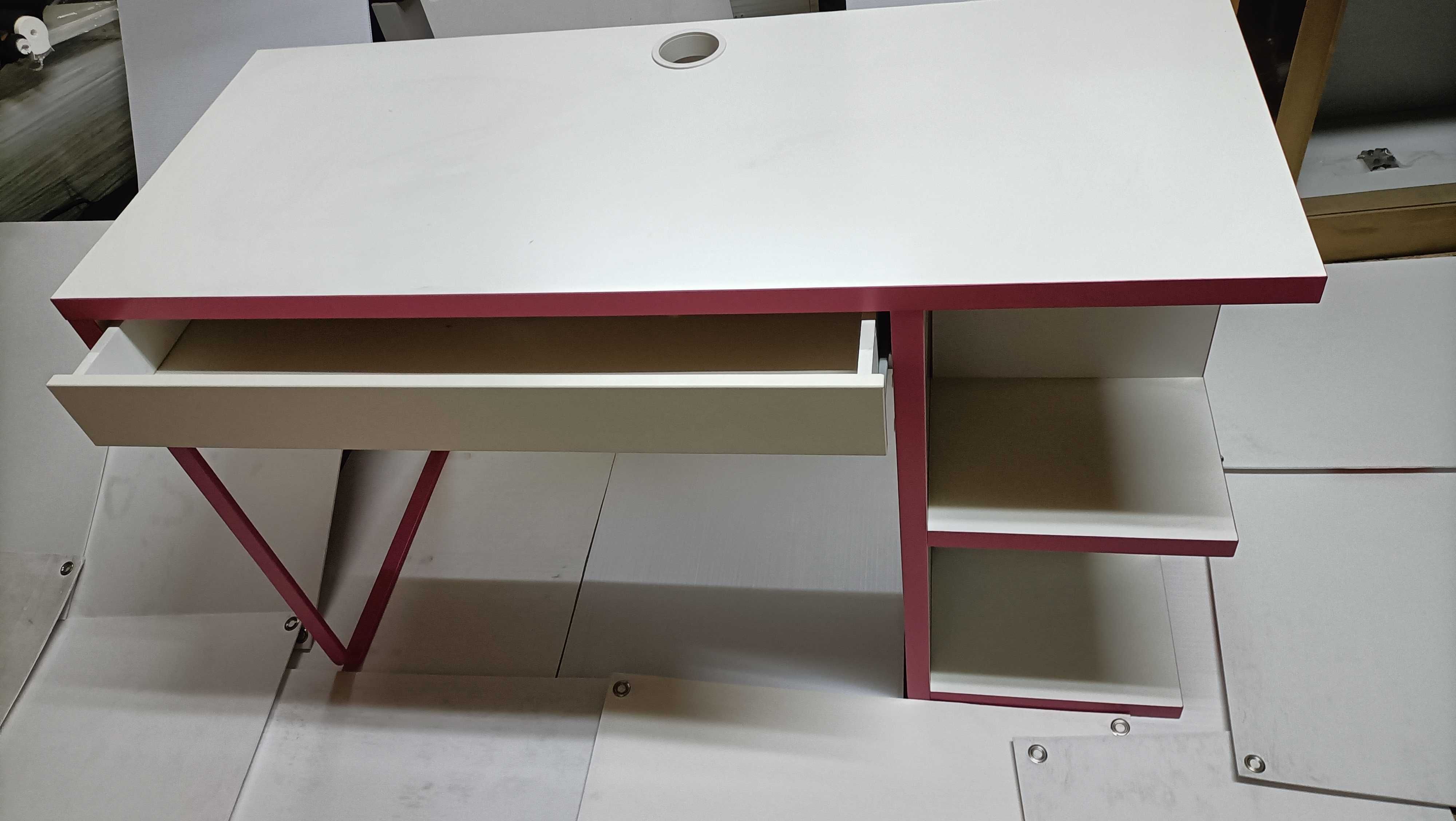 Mesa Ikea + cadeira