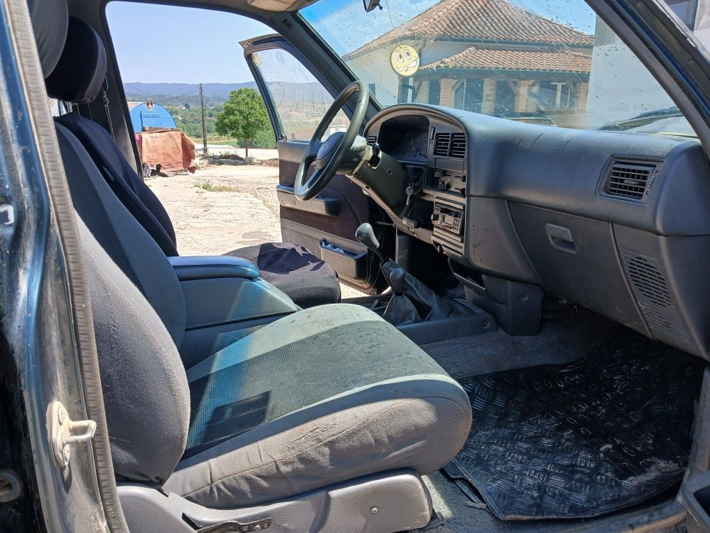 Carrinha 4×4 Toyota hilux