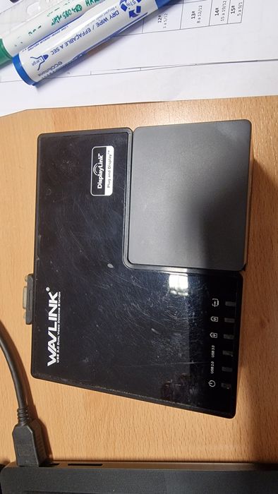 Docking station com dois USB 3.0, dois USB2.0, Hdmi. vga