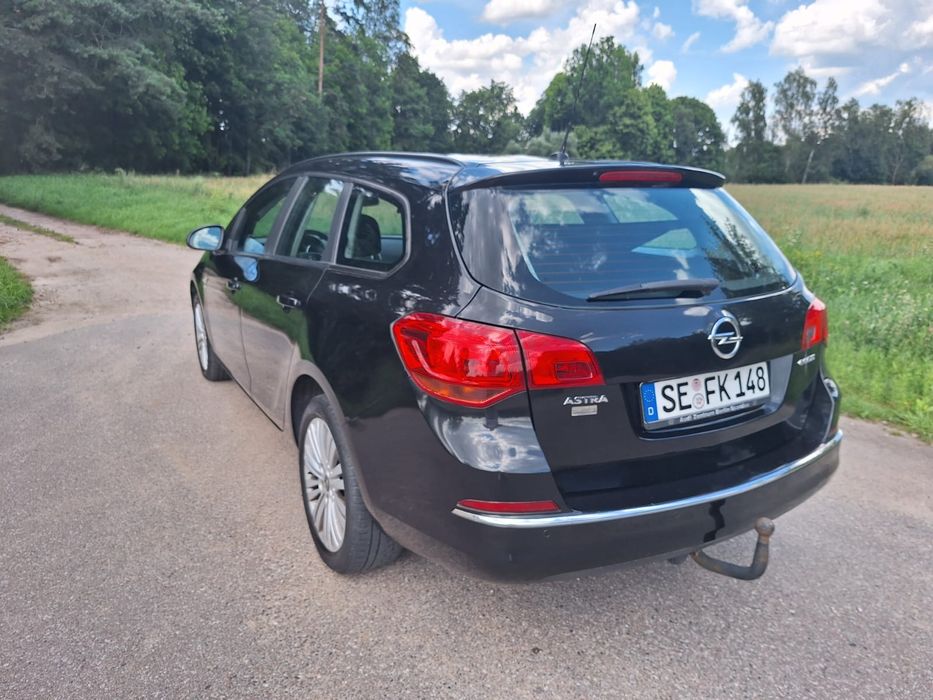 Ładny Opel Astra 2014 rok, sprowadzony.