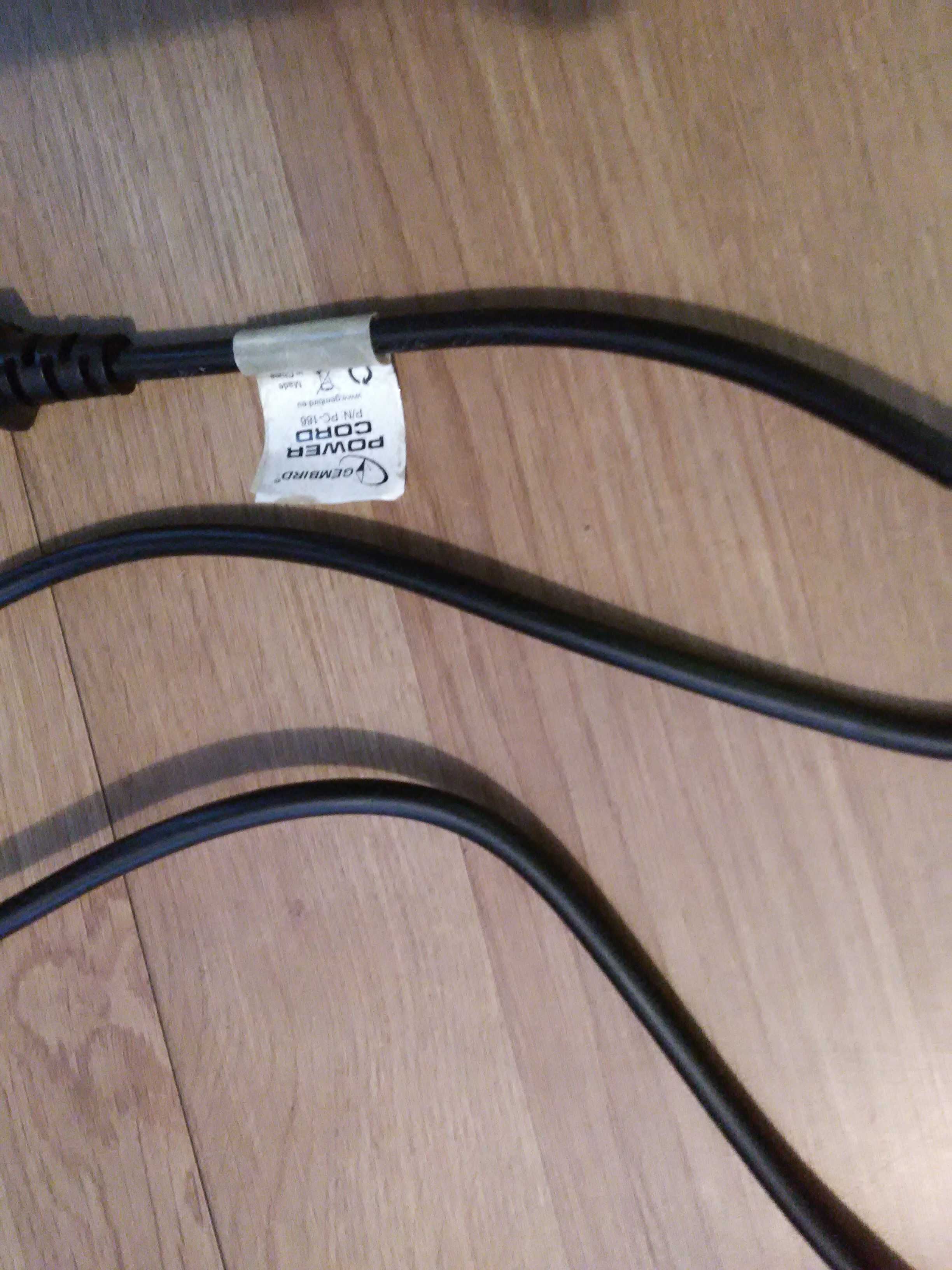 Kabel zasilający do komputera