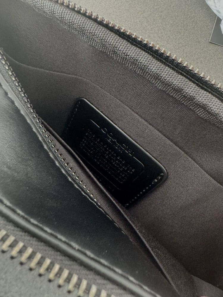Сумка coach чоловіча через плече в наявності