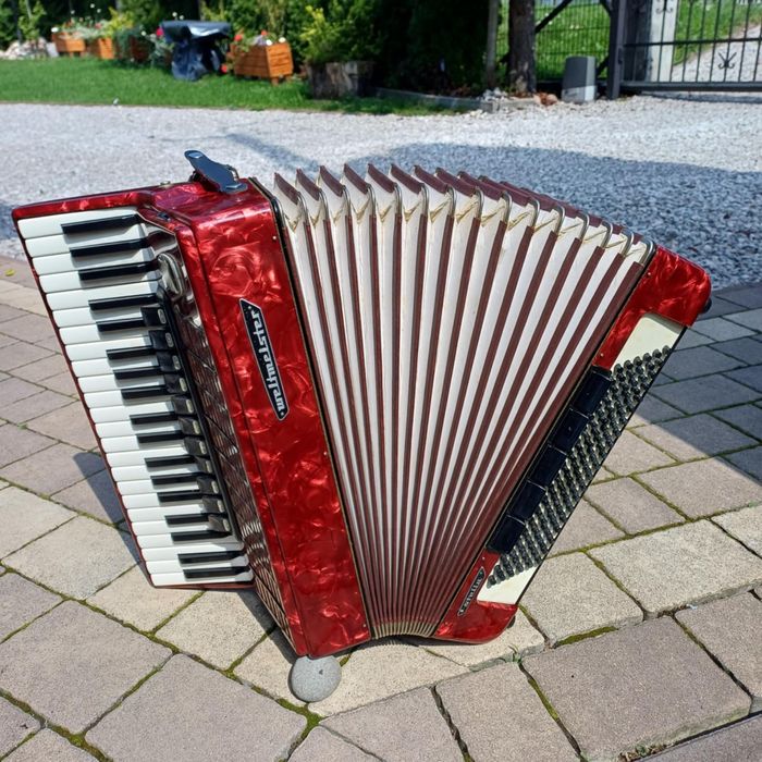Sprzedam akordeon weltmajster 120 basów  4/5 chóry