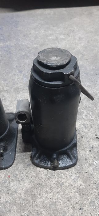 Домкрат  гідравлічний