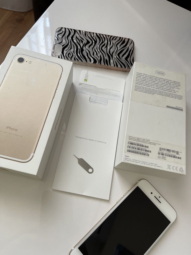 iPhone 7 Телефон айфон iPhone 7 128 Гб gold