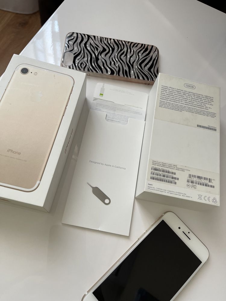 iPhone 7 Телефон айфон iPhone 7 128 Гб gold