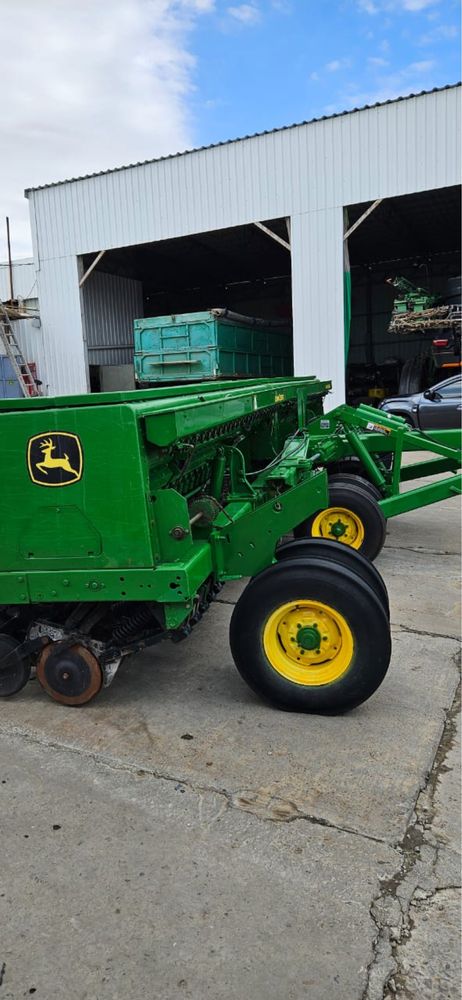 Сеялка John Deere 455