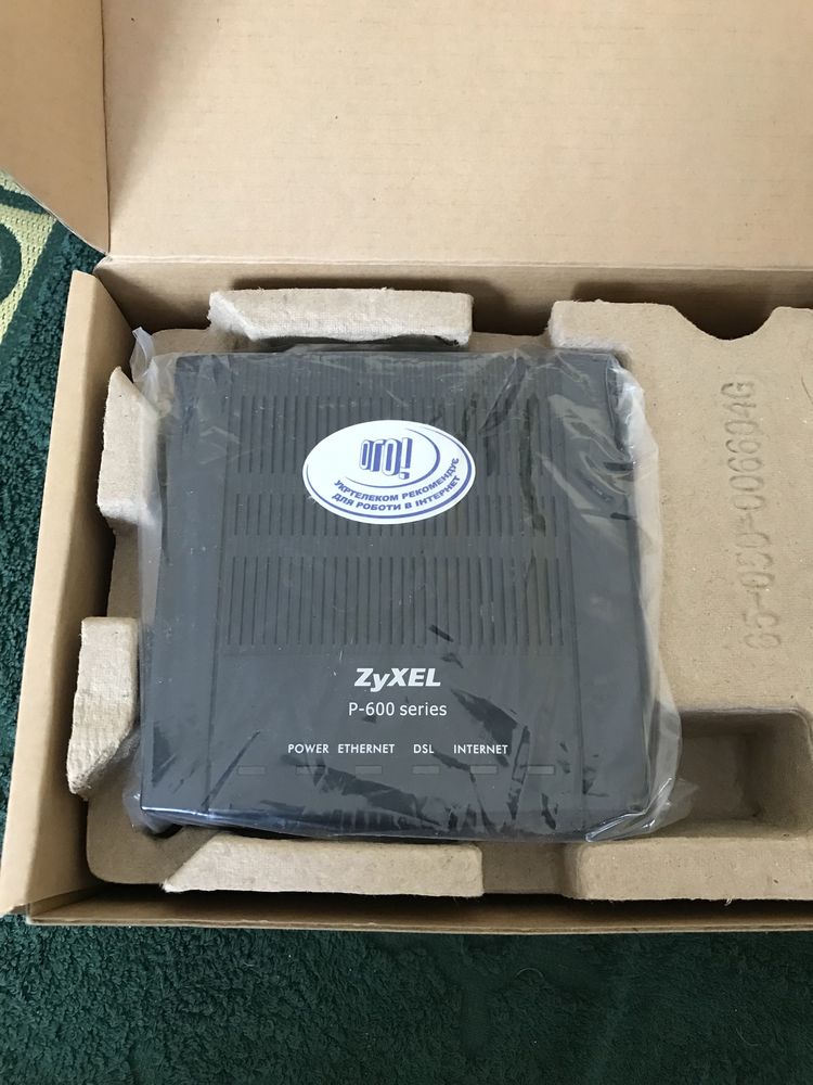 Роутер ZyXEL P-600
