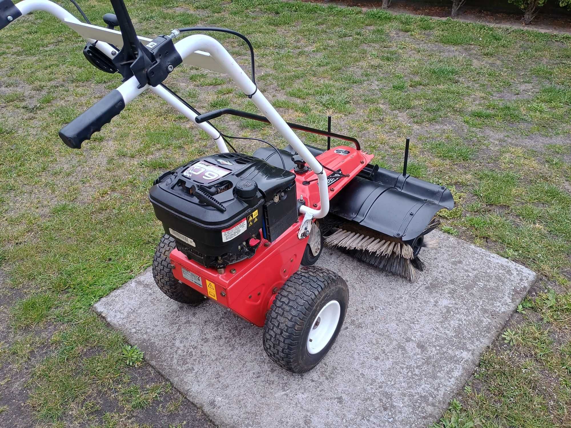 Zamiatarka Spalinowa Briggs&Stratton 6 KM Napęd
