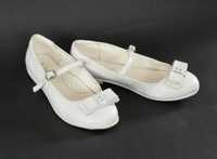 Białe buciki dla dziewczynki r. 34