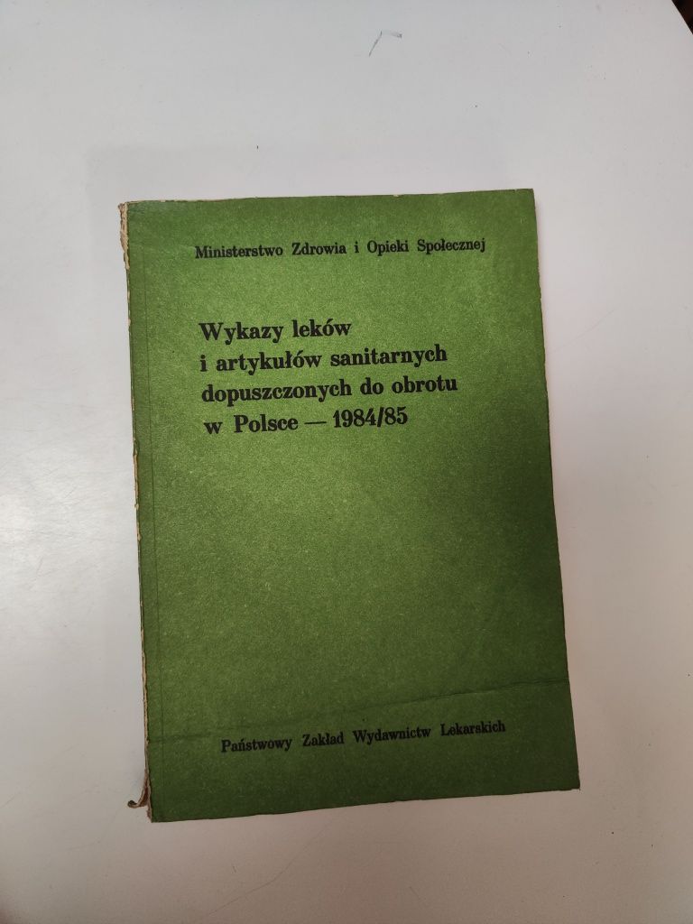 Wykazy leków i artykułów sanitarnych dopyszczonych do obrotu "