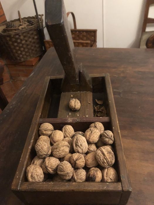 Quebra nozes de madeira