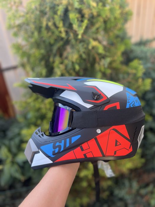 Продам новый эндуро шлем, мото шлем, вело шлем, шлем для мотоцикла