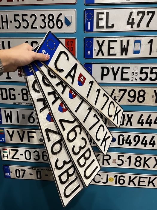 Zestaw kompletów tablic ze słowacji SK