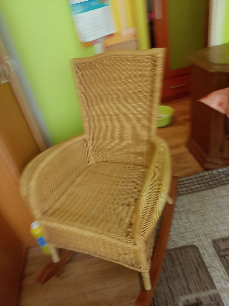 Fotel bujany wiklinowy