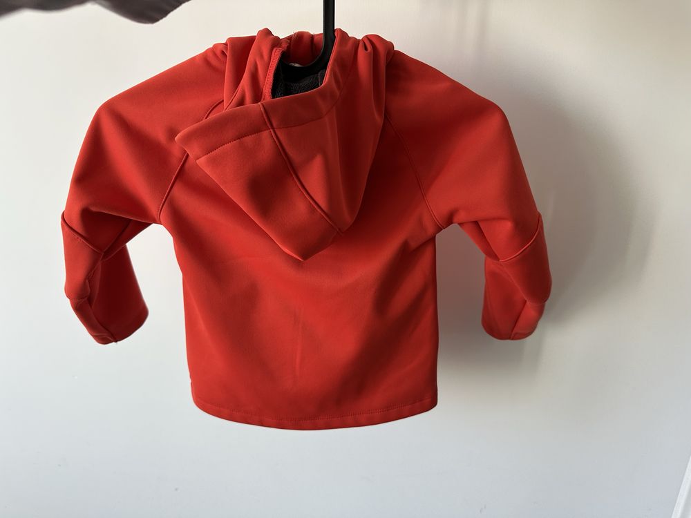 Kurtka softshell turystyczna dla dzieci Quechua MH550 czerwona