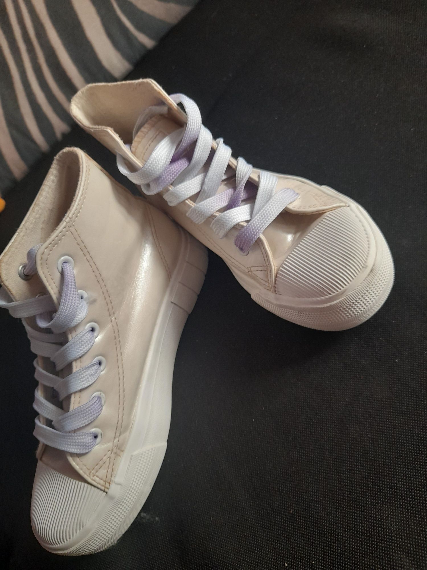 Trampki buty na wysokiej podeszwie 35