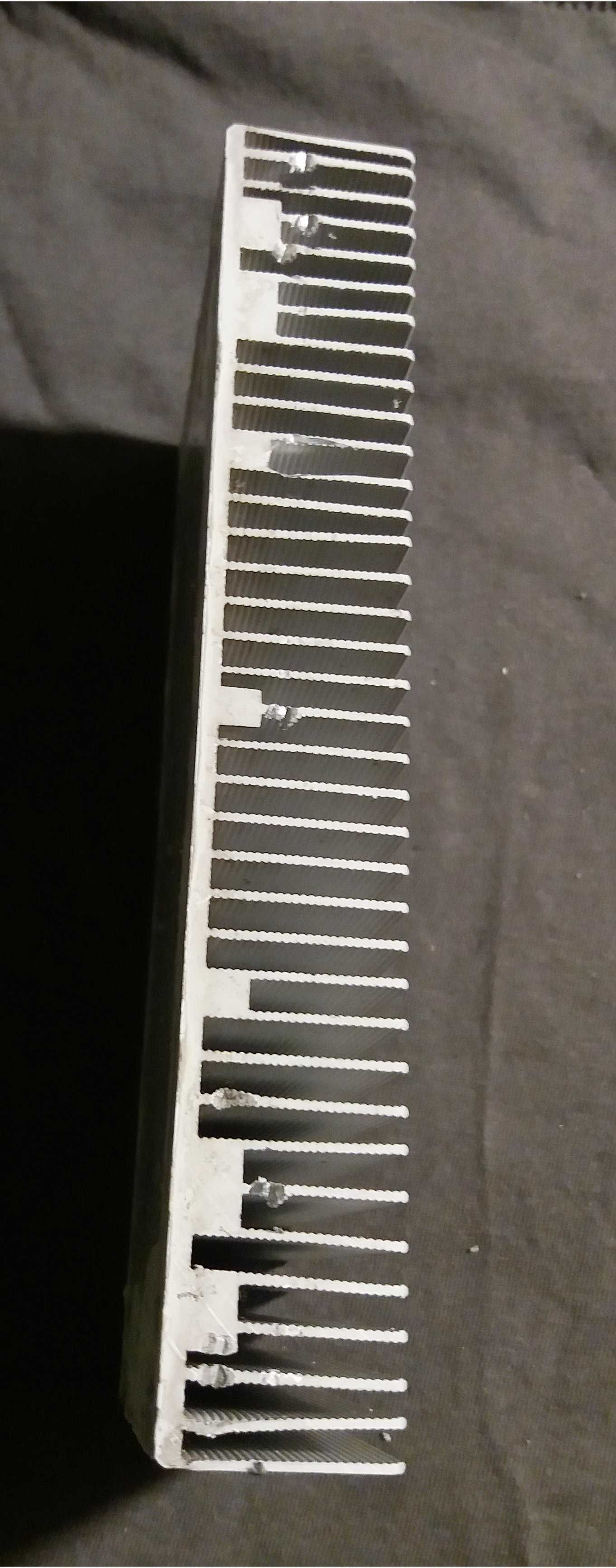 Radiator nr 3
Wymiary: 160 × 84.