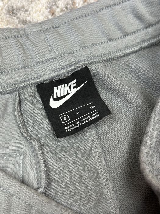 Штани Nike S-M.