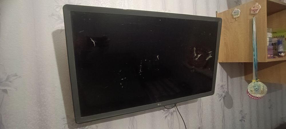 Телевизор на запчасти