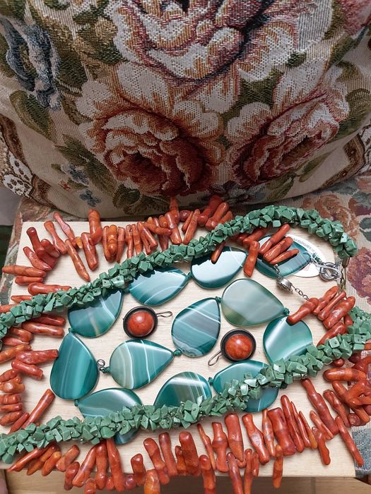 Броши,кольца ,колье ,браслеты.Янтарь.Винтажная бижутерия