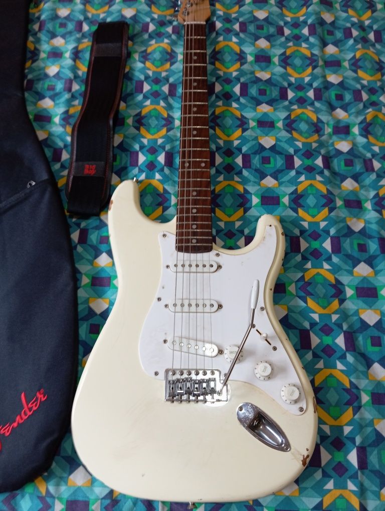 Guitarra Elétrica Fender Stratocaster