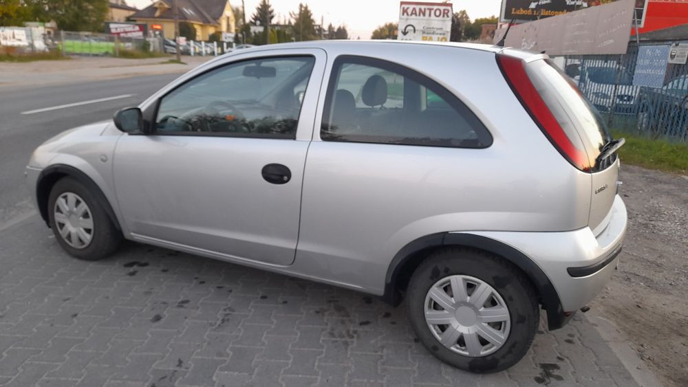 Opel Corsa C benzyna klima elektryka zarejestrowany długo opłaty !!