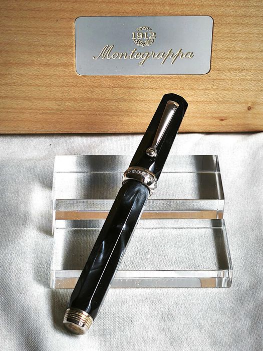 Caneta Montegrappa Micra Charcoal com Diamantes RollerBall