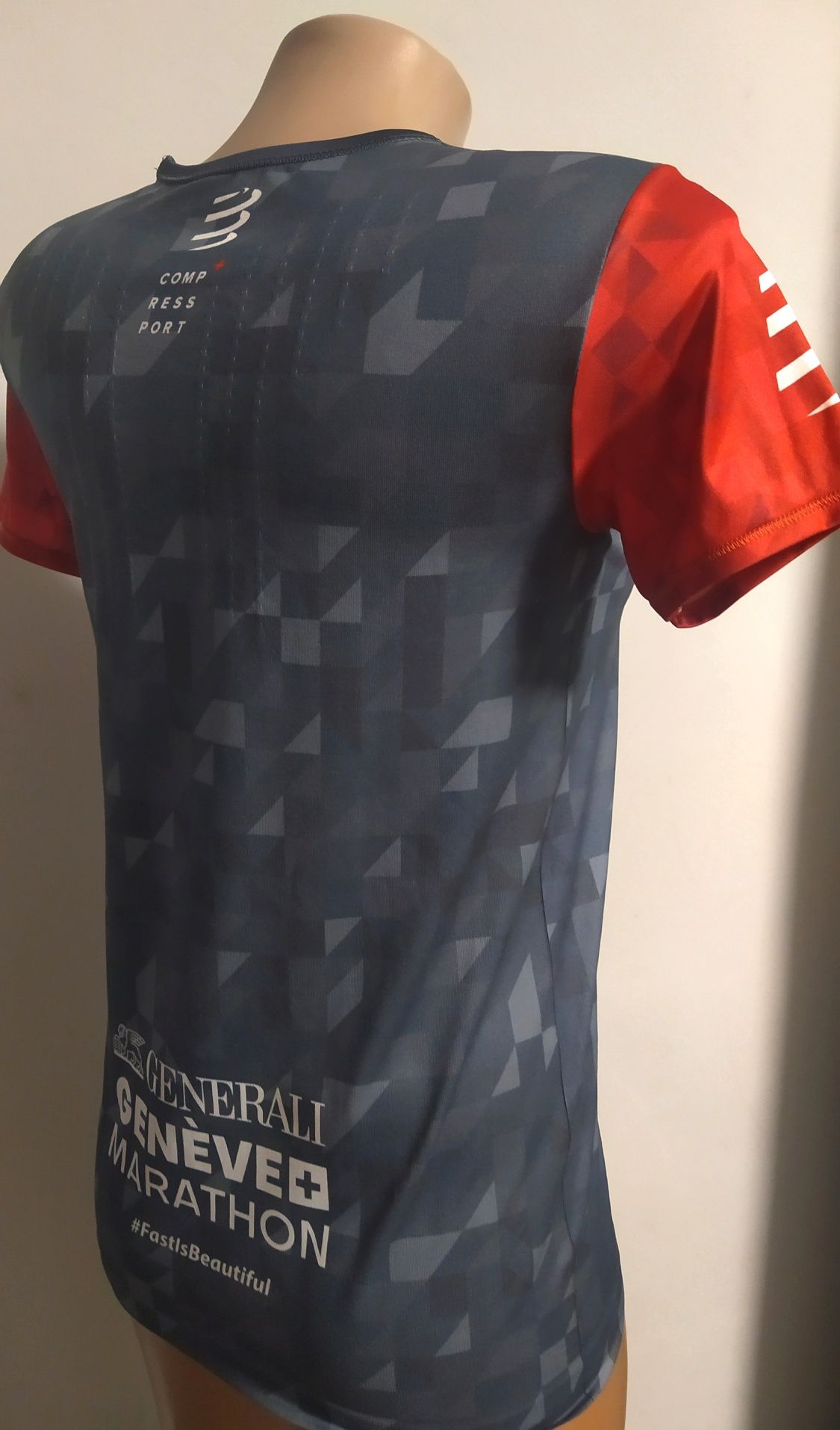 Футболка Compressport Performance SS Tshirt. Розмір S.