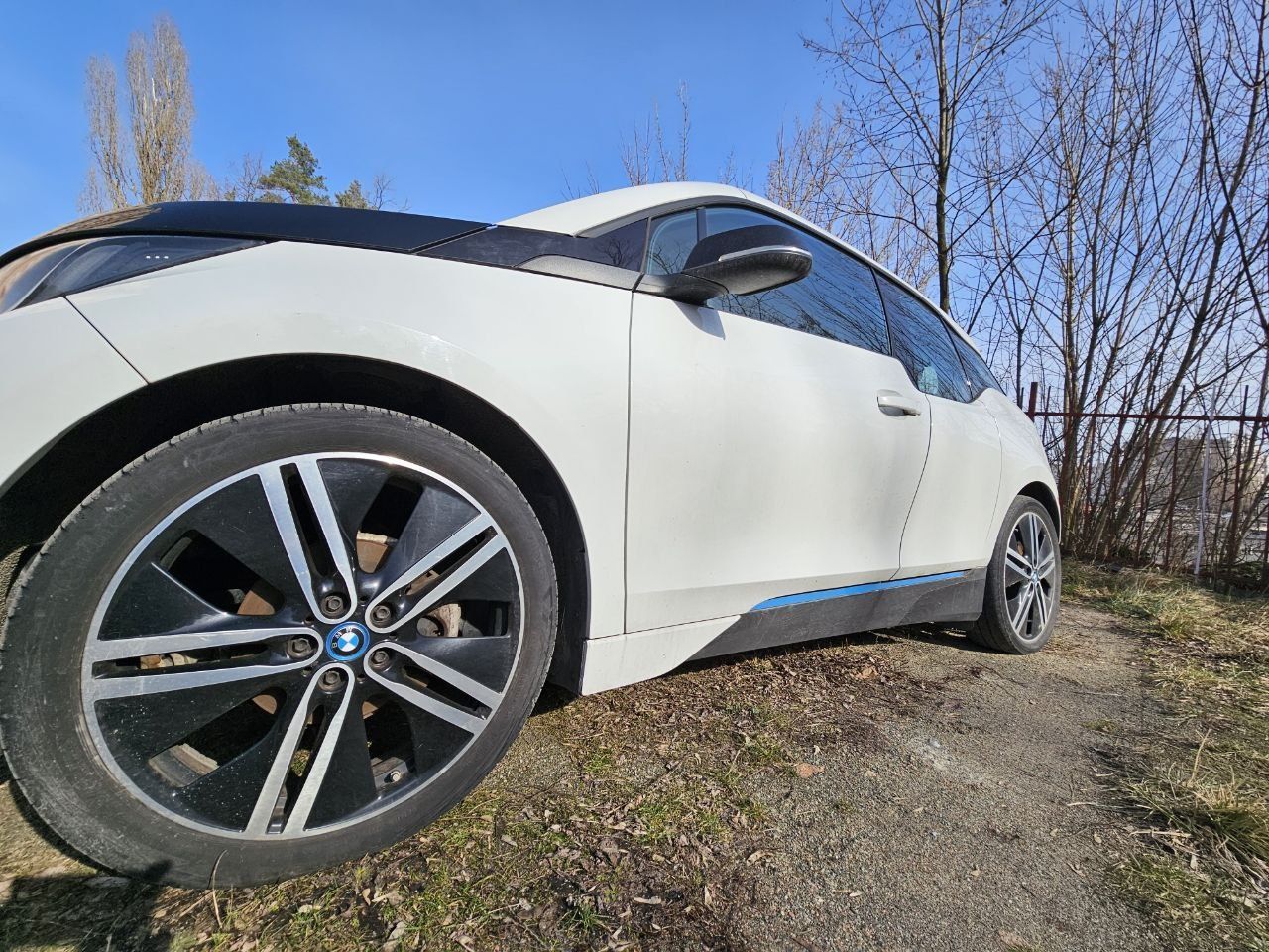 Авто BMW I3 гібрид