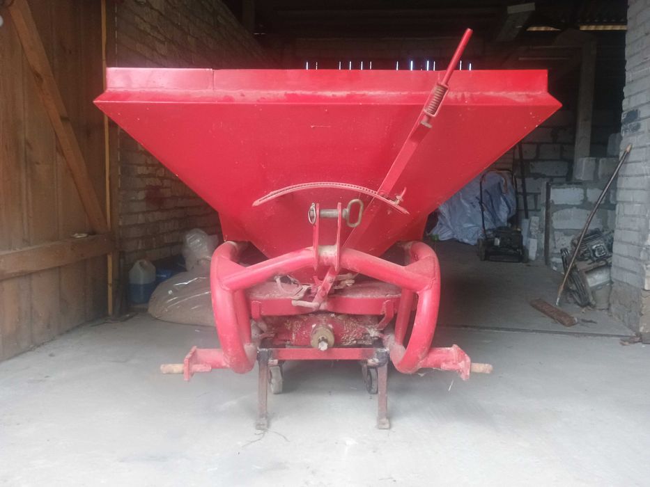 rozsiewacz rauch 450
