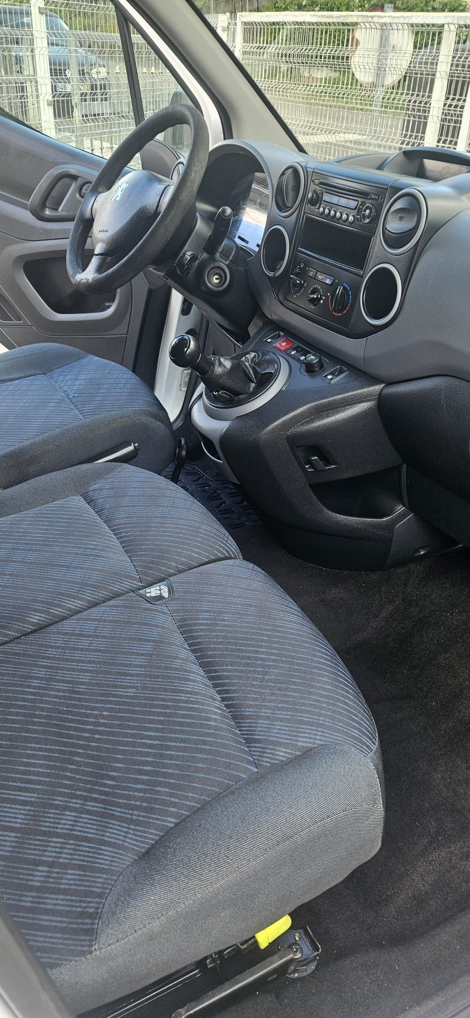 Peugeot Partner 1.6 hdi 3lug 100€/Mês