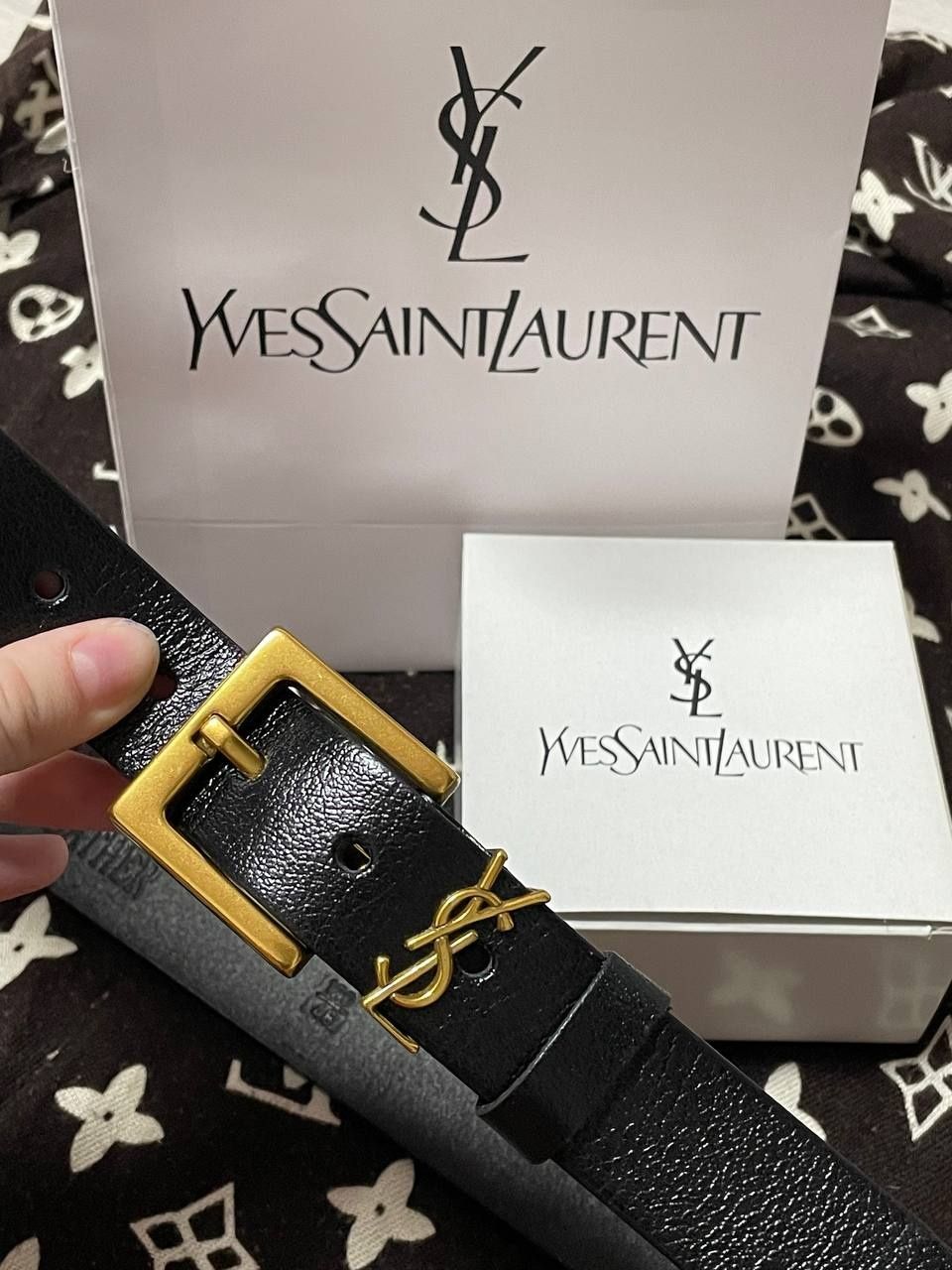 Ремни Yves Saint Laurent кожаный ремень