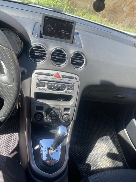Продам пежо 308 sw 2012