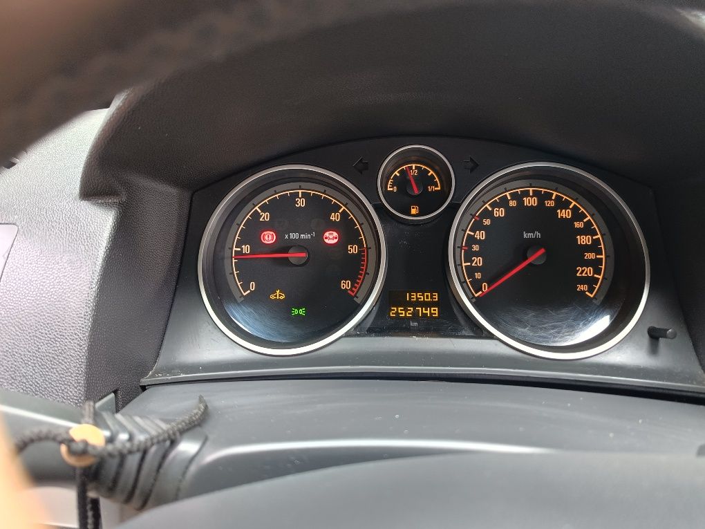 Opel Astra H 2009 CDTi 100 km Biały 253tys.