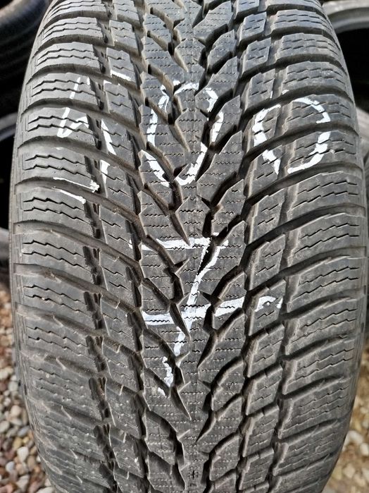 Opona używana 205/50R17 Nokian WR Snowproof 1szt.