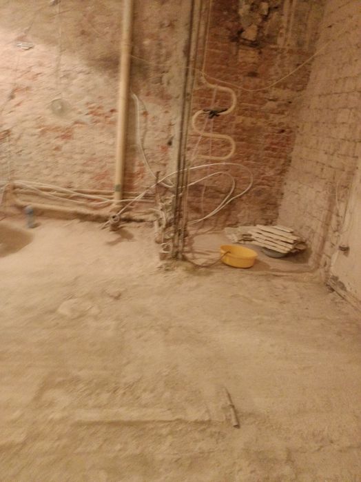 Демонтаж плитки стяжки перестенков