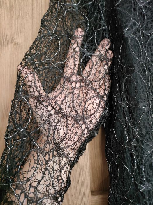 Sukienka Adonta o długości mini i lekko trapezowym kroju