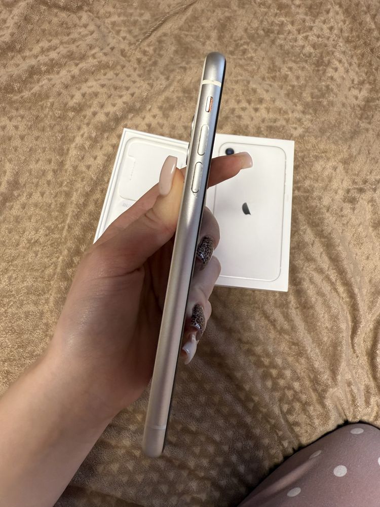 Продам iPhone 11
