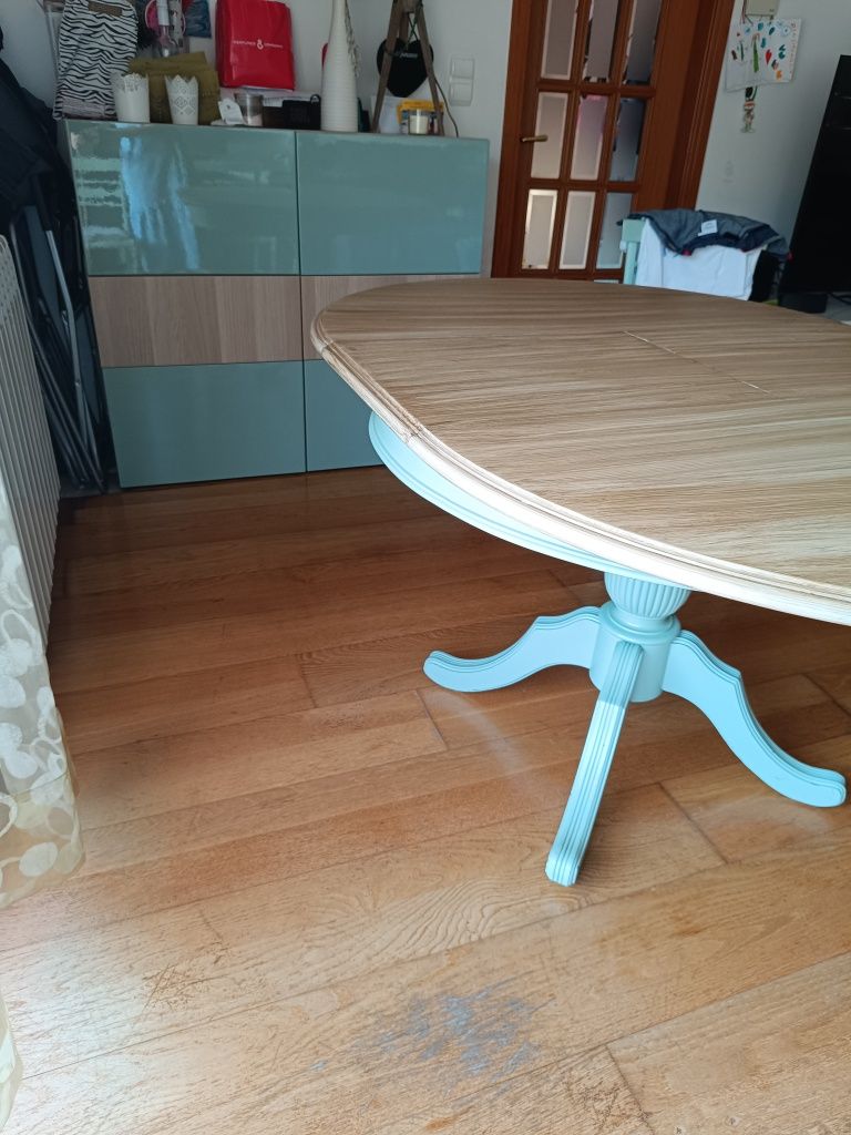 Mesa vintage com pé verde menta