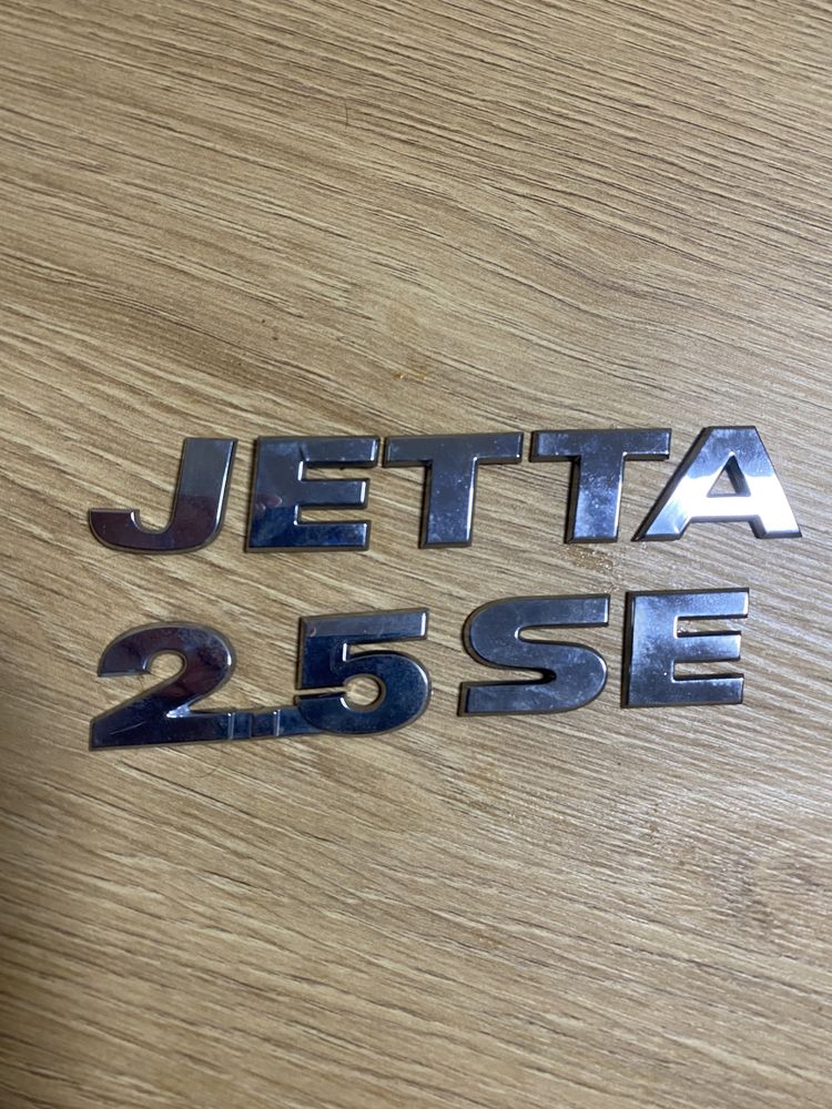 Надпис ємблема jetta 2.5 se