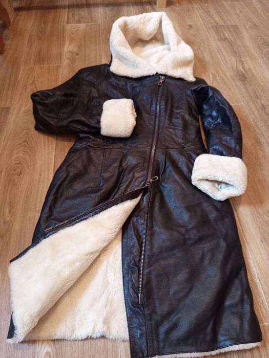 Продам жіноче зимове шкіряне пальто розмір s